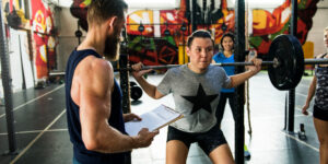 Benefits of Choosing a Local Personal Trainer Over Big Gyms